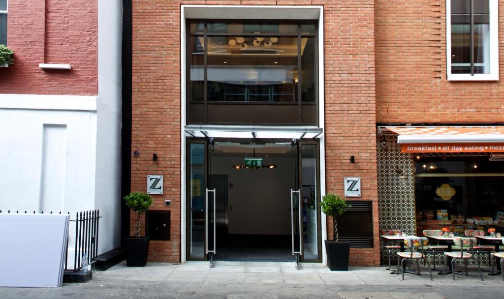 Fachada do The Z Hotel Tottenham Court Road